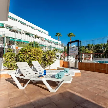 K1. Cozy Flores With Pool * אדחה